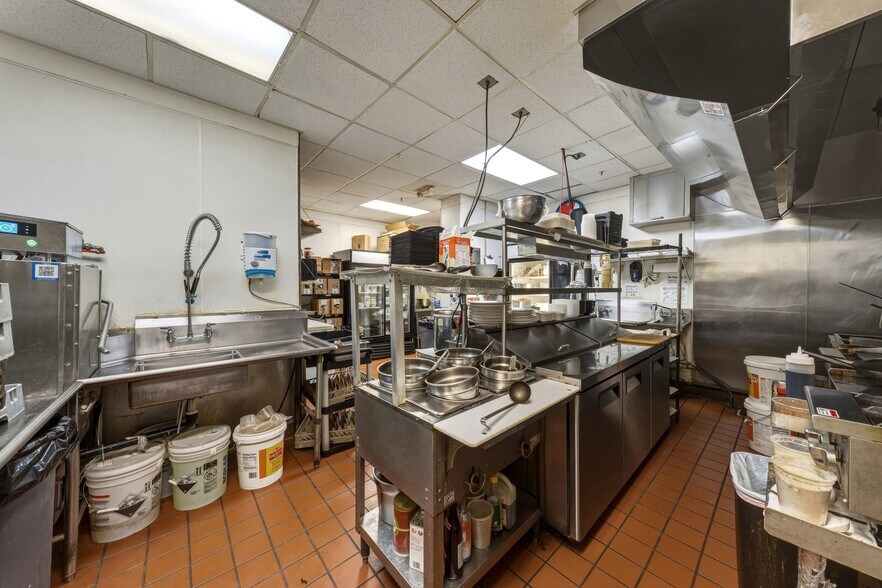 More Photos Of 214-226 E Main st, Walla Walla General Retail For Sale