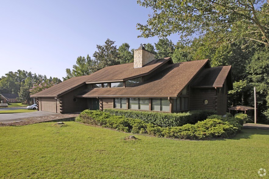 Primary Photo Of 651 Indian Trail Rd NW, Lilburn Loft Creative Space For Sale