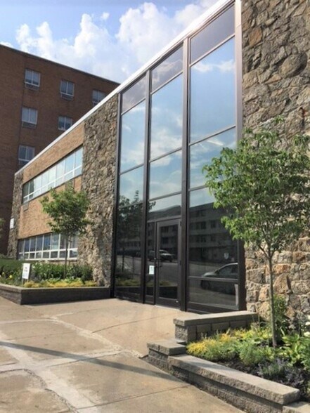 More Photos Of 600 Franklin St, Schenectady Medical For Lease