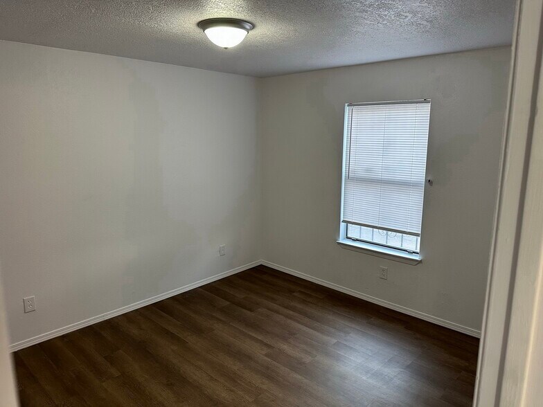 More Photos Of 2810 Vail Ave SE, Albuquerque Apartments For Sale