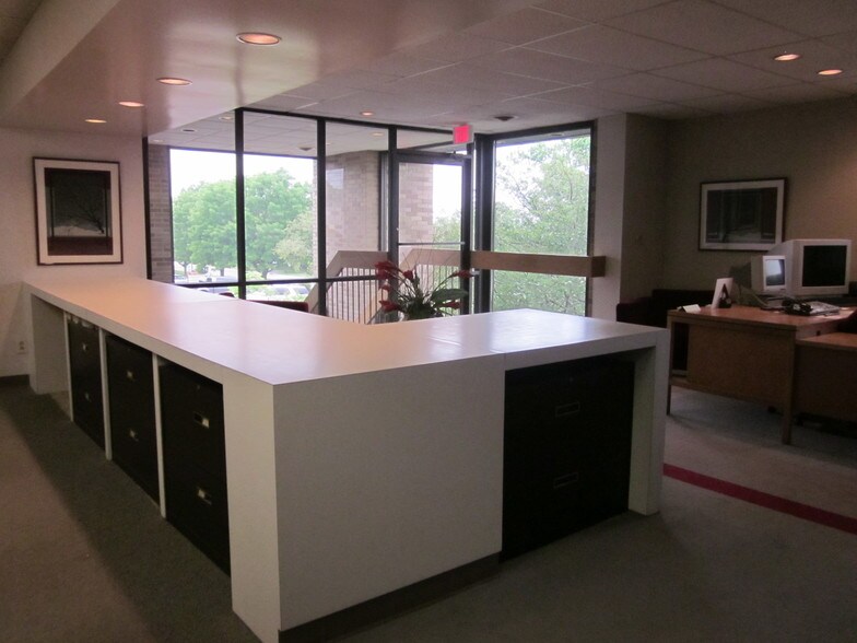 More Photos Of 7056 Corporate Way, Dayton Office For Lease