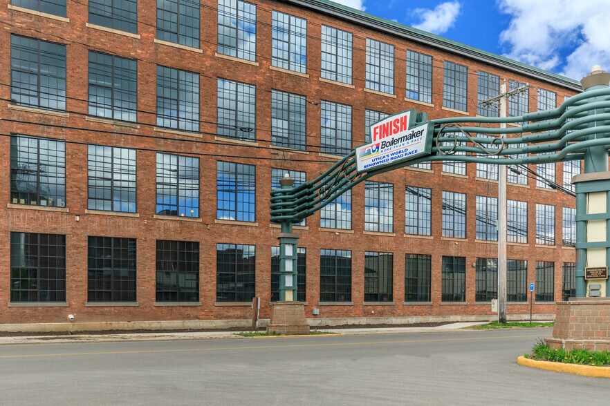 More Photos Of 811-827 Court St, Utica Apartments For Lease