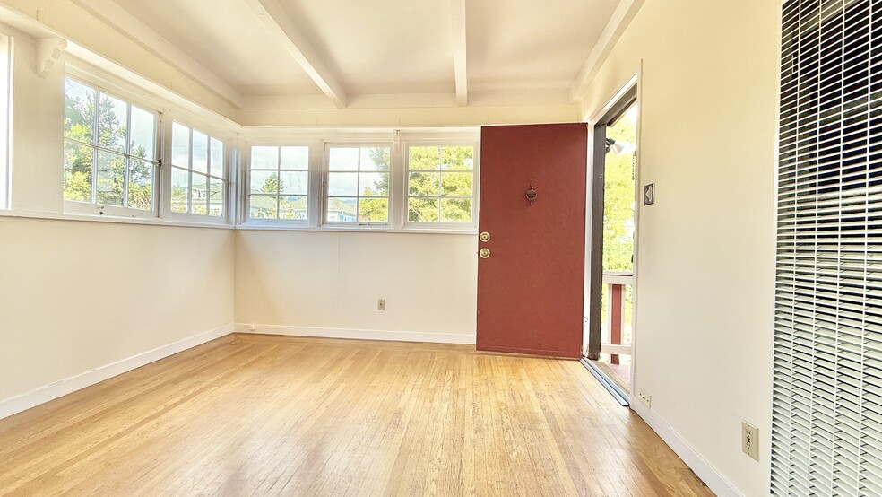 More Photos Of 6446-6452 Colby St, Oakland Apartments For Sale