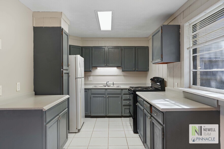 More Photos Of 10210-10230 W 26th Ave, Lakewood Apartments For Sale