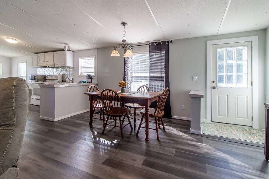 More Photos Of 20221 SW 5th Pl, Dunnellon Specialty For Sale