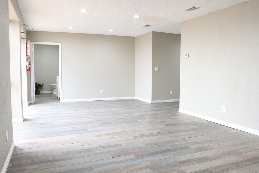 More Photos Of 2403 Avenue O, Eunice Warehouse For Lease