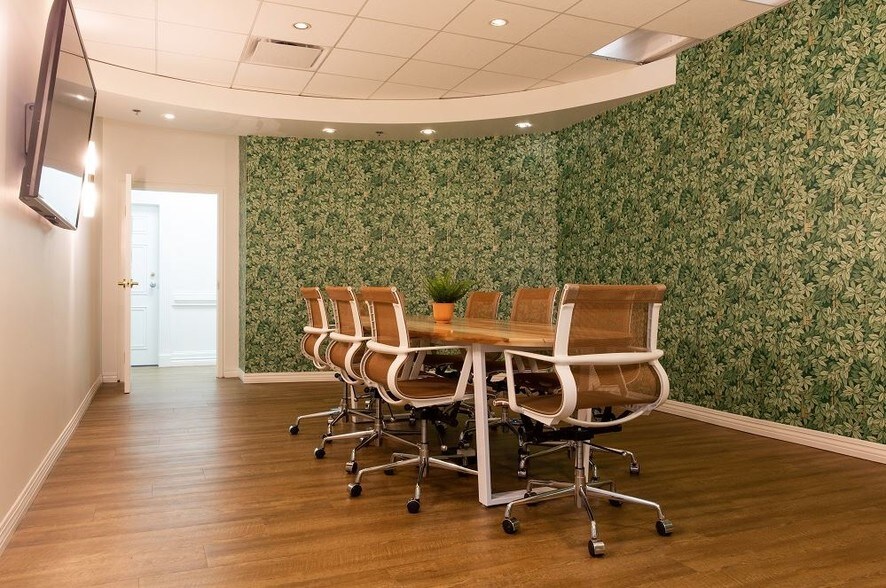 More Photos Of 212 King St W, Toronto Coworking Space