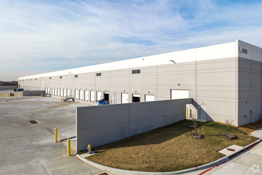 More Photos Of 4101 Live Oak Dr, The Colony Warehouse For Lease