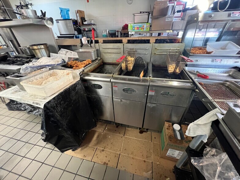 More Photos Of 7205 S Broadway Ave, Tyler Fast Food For Lease