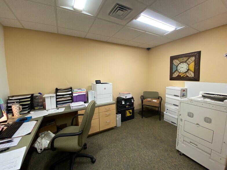 More Photos Of 4311 Old Indiana 261, Newburgh Medical For Sale