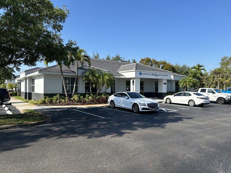 Primary Photo Of 6150 Diamond Centre Ct, Fort Myers Medical For Lease