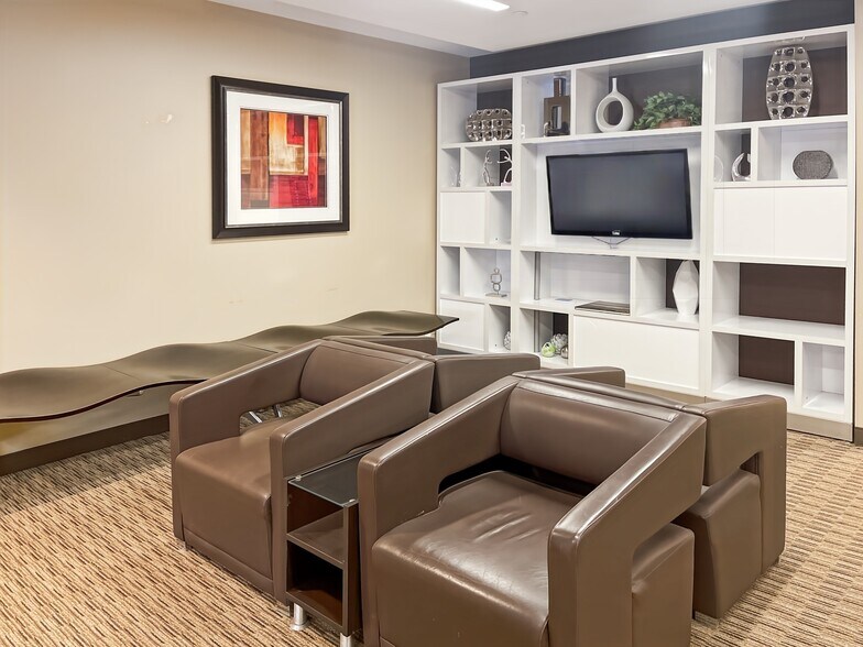 More Photos Of 1 Meadowlands Plz, East Rutherford Coworking Space