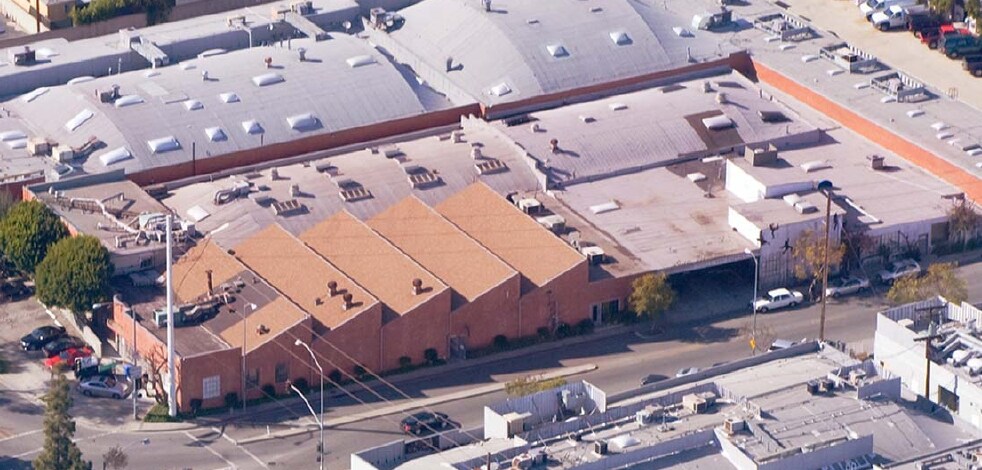 More Photos Of 8557 Higuera St, Culver City Light Distribution For Lease