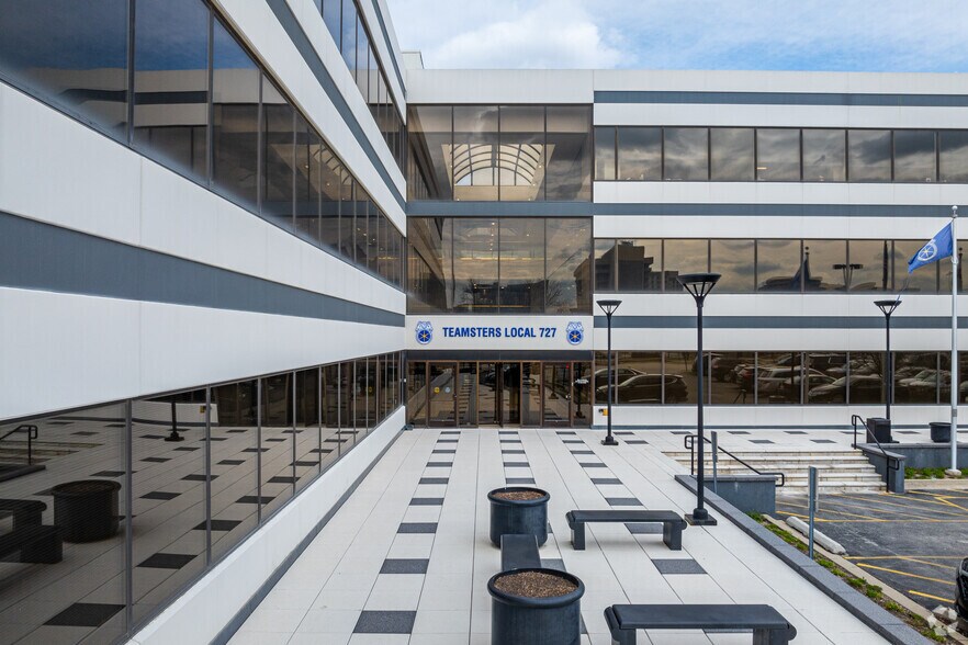 More Photos Of 1300 Higgins Rd, Park Ridge Office For Sale