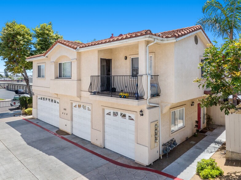 More Photos Of 242 Kennedy St, Chula Vista Apartments For Sale