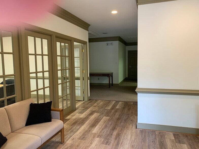 More Photos Of 475 McLaws Cir, Williamsburg Medical For Lease