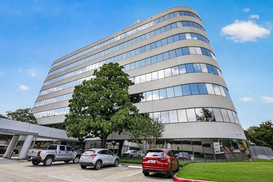 More Photos Of 9800 Richmond Ave, Houston Office For Lease