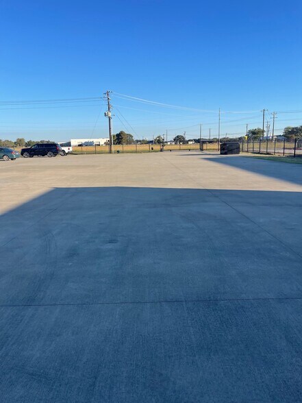 More Photos Of 4626 Country Road 2200, Greenville Flex For Sale