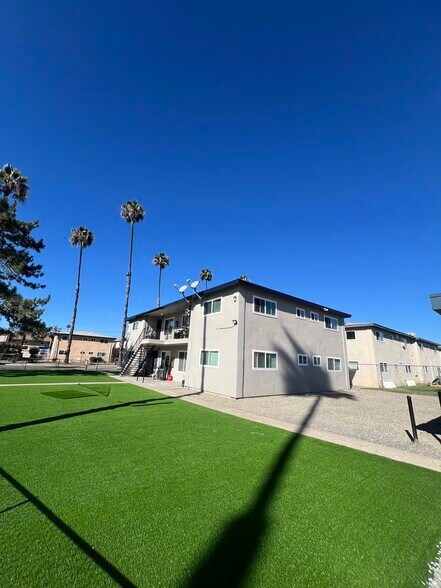 More Photos Of 1718 Crofton Ln, Escondido Multifamily For Sale