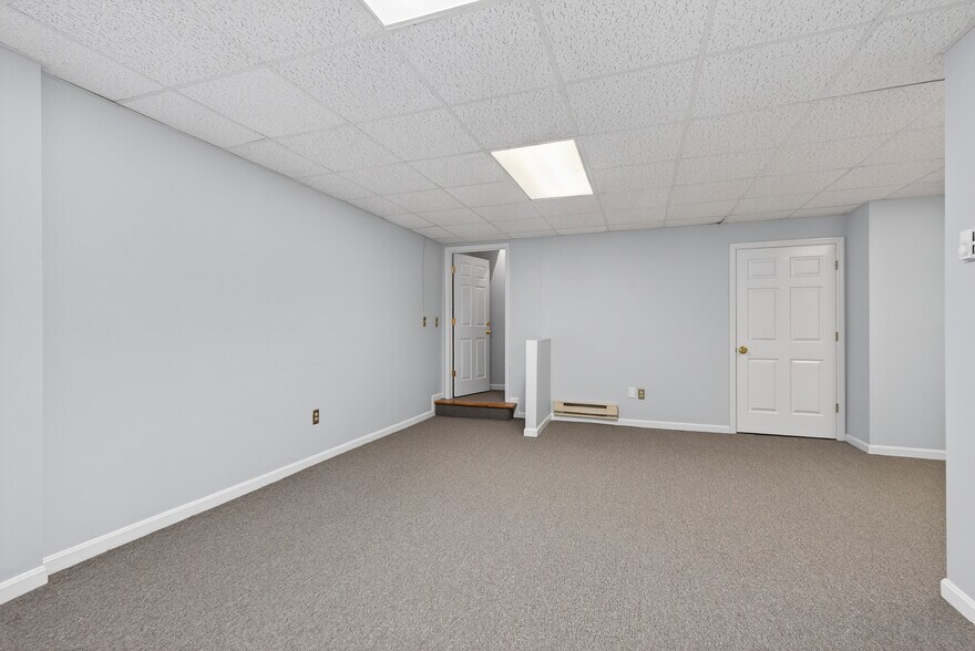 More Photos Of 519 Darby Creek Rd, Lexington Office For Sale