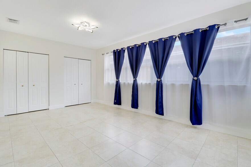 More Photos Of 1426 N Federal Hwy, Lake Worth Beach Office Residential For Lease