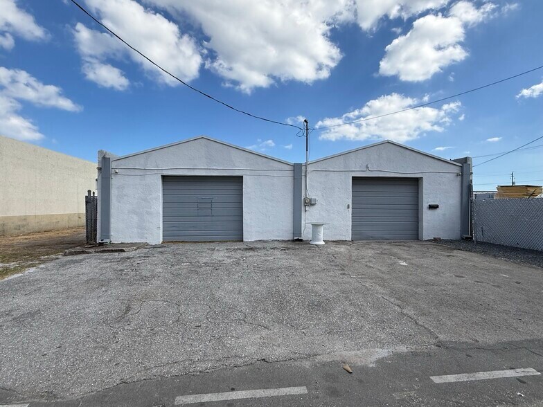 More Photos Of 223 S H St, Lake Worth Manufacturing For Lease