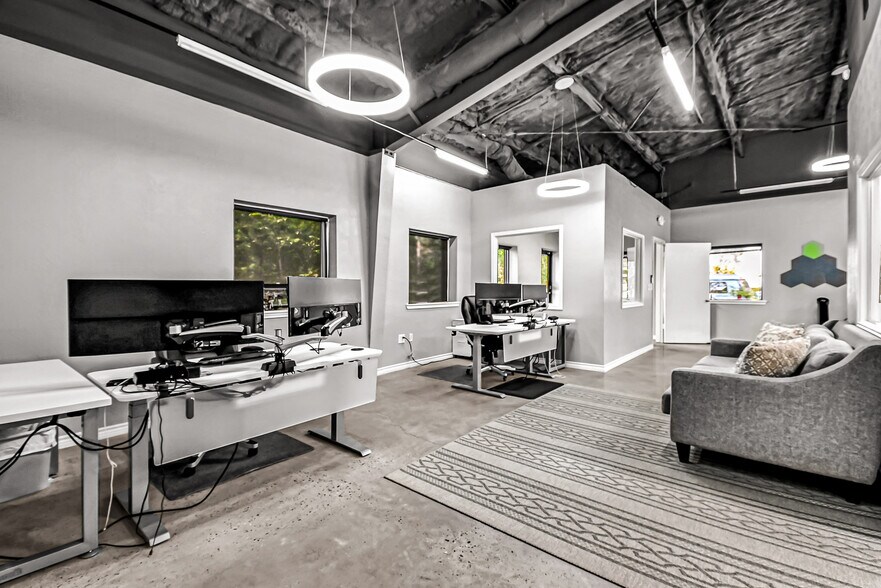 More Photos Of 122 Heatherwood Dr, Spring Loft Creative Space For Lease