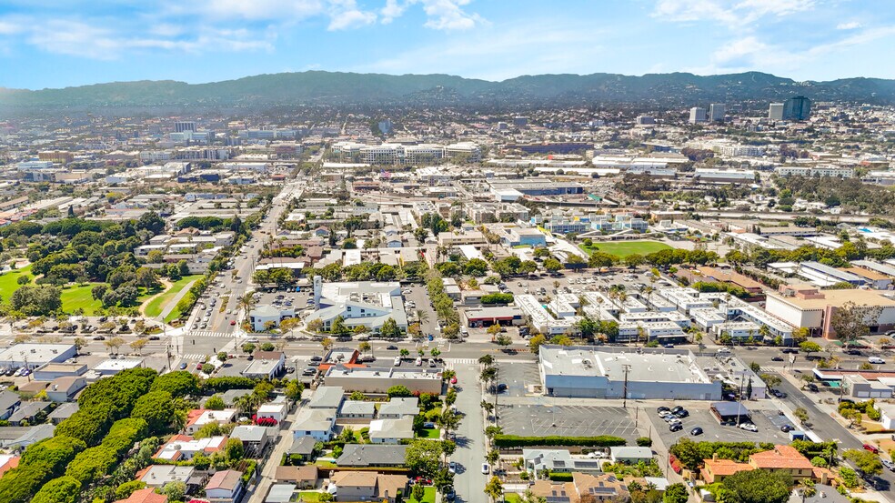 More Photos Of 2218 24th St, Santa Monica Apartments For Sale