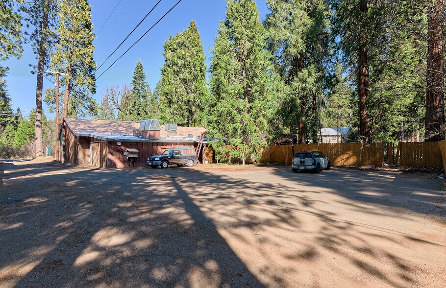 More Photos Of 6022 Pony Express Trl, Pollock Pines Freestanding For Sale