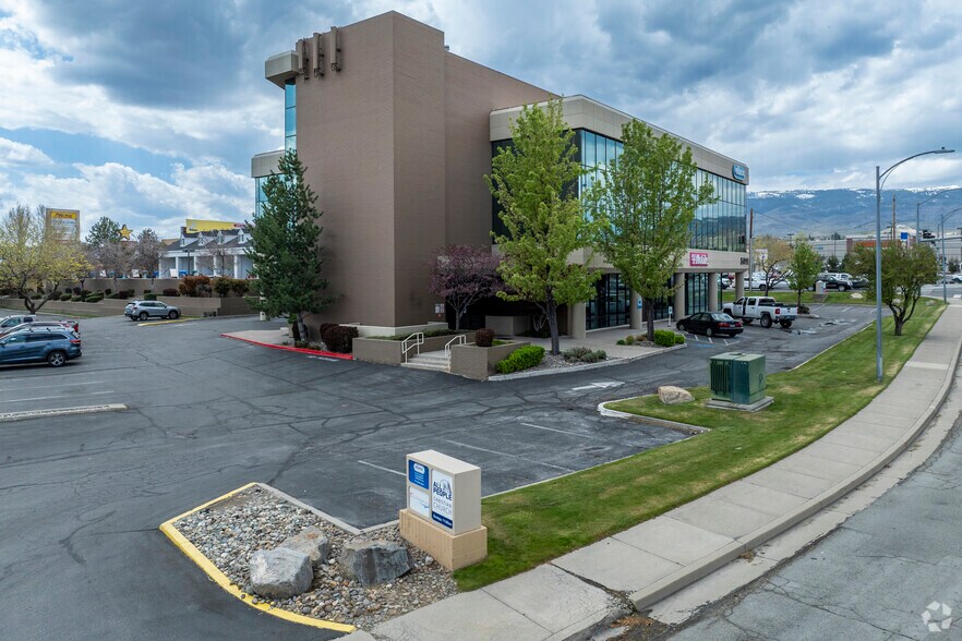 More Photos Of 5011 Meadowood Mall Cir, Reno Office For Lease