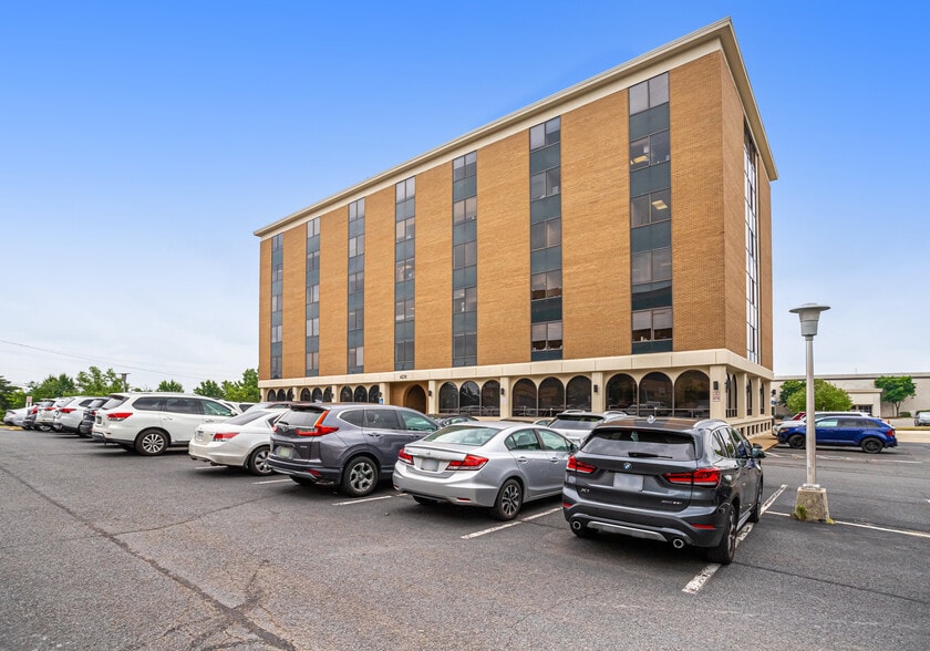 More Photos Of 6231 Leesburg Pike, Falls Church Office For Sale