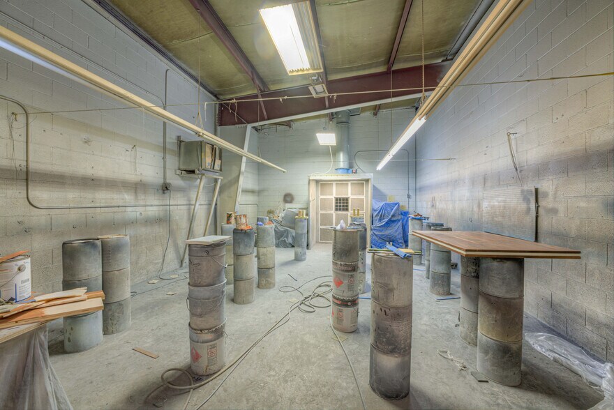 More Photos Of 2509 Summer Ave, Memphis Flex For Sale