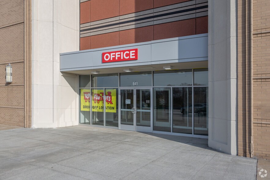 More Photos Of 641 Richmond Rd, Richmond Heights Freestanding For Lease