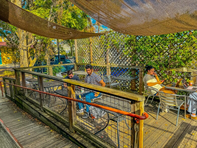 More Photos Of 661-663 Industrial Dr, Tallahassee Warehouse For Lease