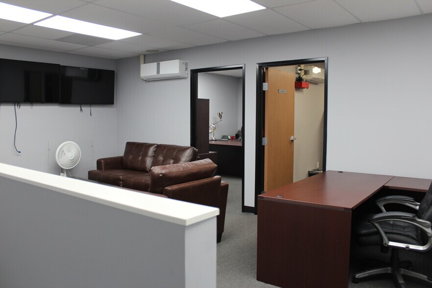 More Photos Of 7133 Telegraph Rd, Montebello Warehouse For Lease