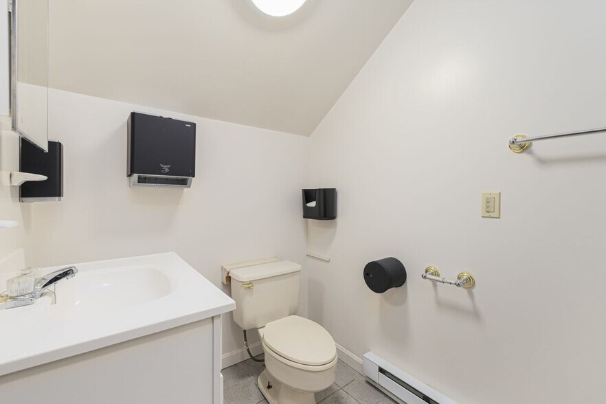 More Photos Of 84-86 Kilvert St, Warwick Restaurant For Sale