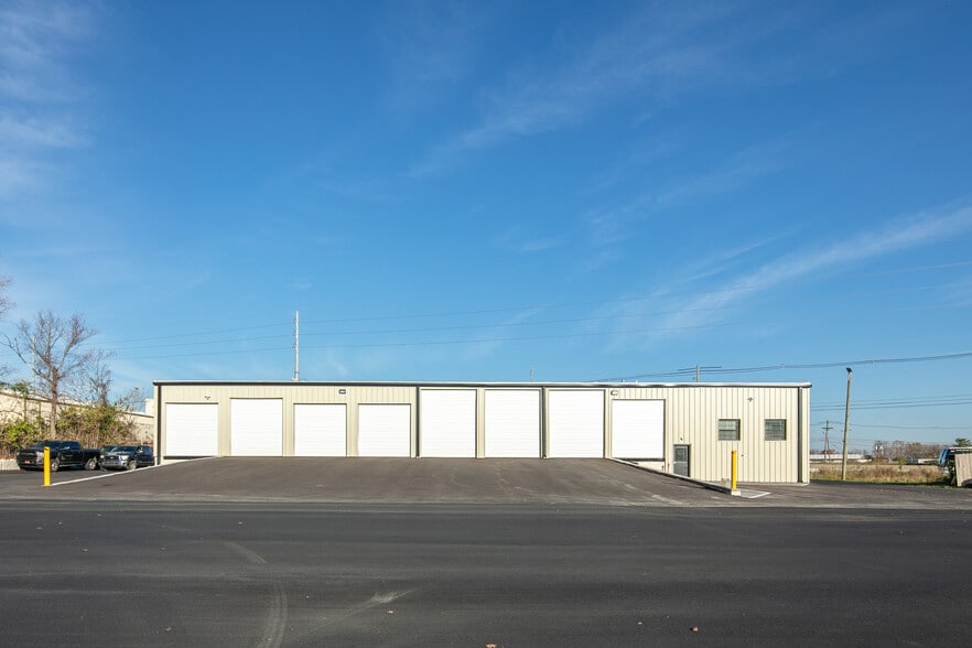 More Photos Of 1180 Finney Dr, Lexington Light Distribution For Lease