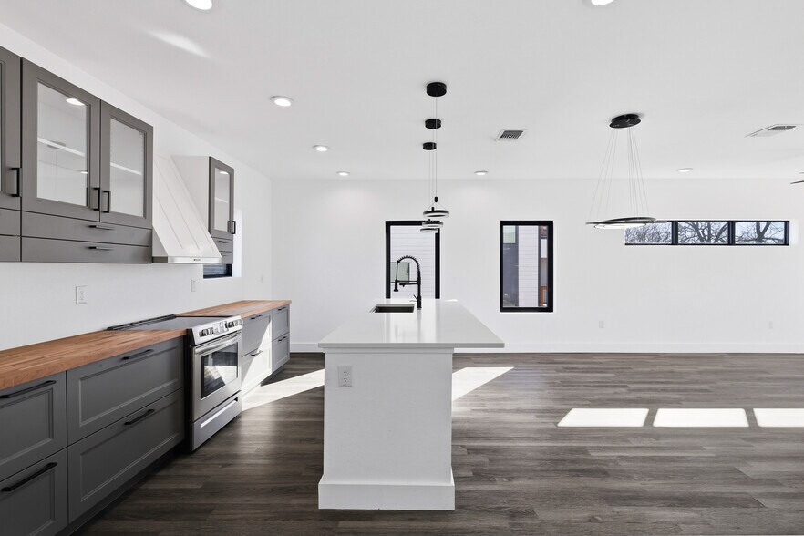 More Photos Of 1512 Wyoming St, San Antonio Apartments For Sale