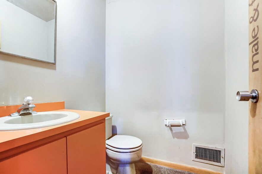 More Photos Of 6750 Brandt Pike, Huber Heights Medical For Sale