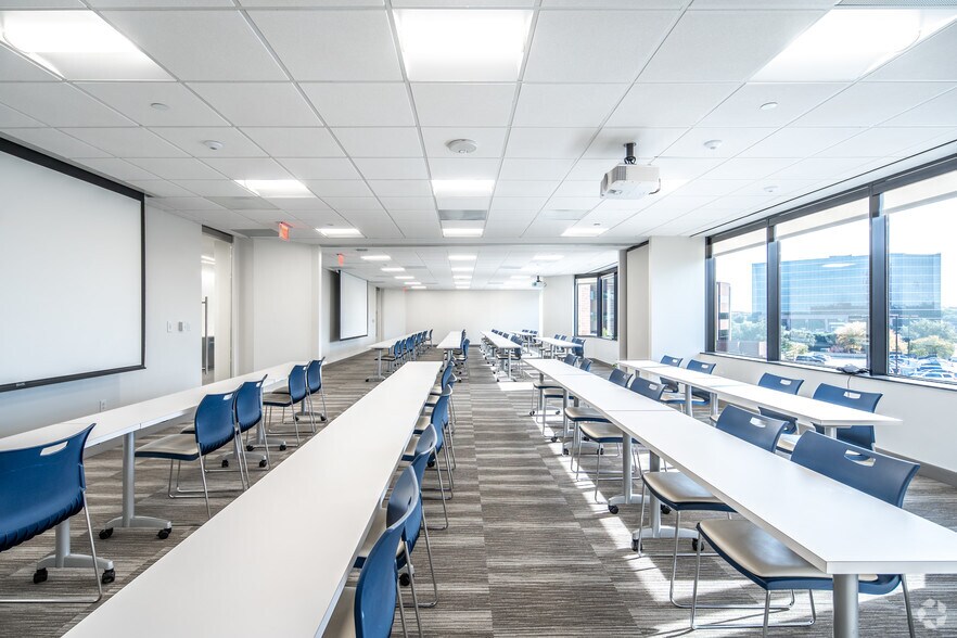 More Photos Of 5605 N MacArthur Blvd, Irving Office For Lease