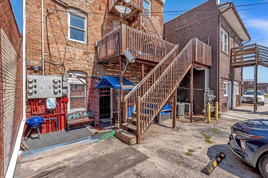 More Photos Of 1022 15th Ave, East Moline Multifamily For Sale
