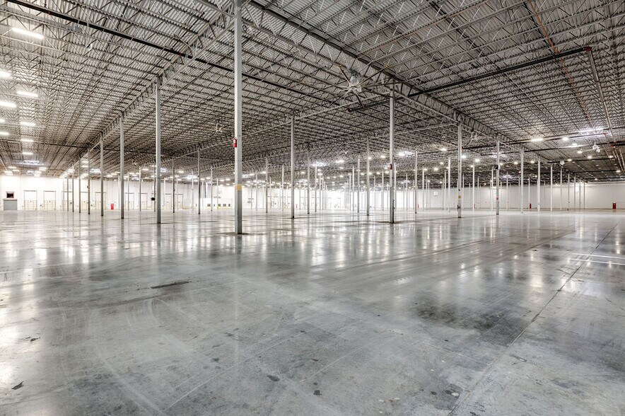 More Photos Of 4715 Mountain Creek Pky, Dallas Manufacturing For Sale