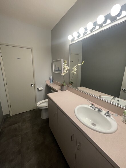 More Photos Of 13822 Beach Blvd, Westminster Office For Sale