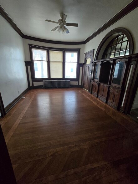 More Photos Of 924 S 19th St, Milwaukee Apartments For Sale