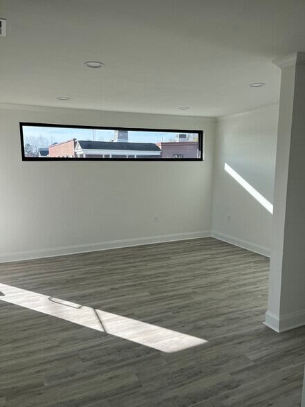 More Photos Of 1107 N Fant St, Anderson Office For Sale