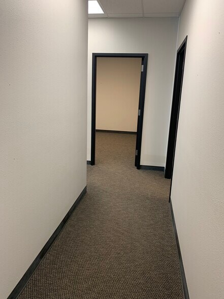 More Photos Of 1800 W Mason St, Green Bay Office For Sale