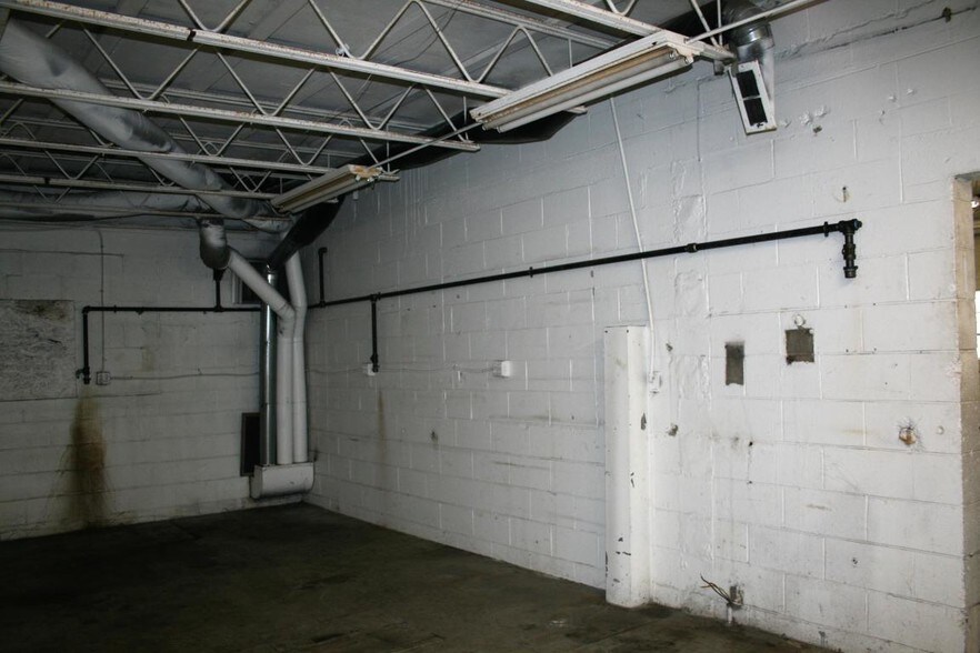 More Photos Of 4896 Scioto Darby Rd, Hilliard Auto Repair For Sale