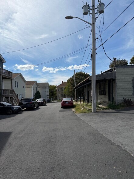 More Photos Of 314 Branch Ave, Providence Manufacturing For Lease