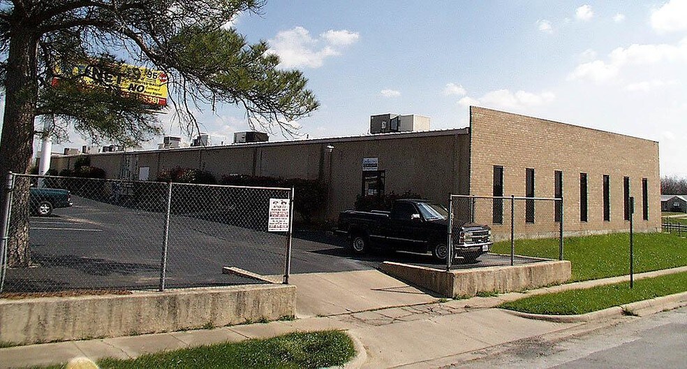 More Photos Of 2727-2757 Airport Fwy, Fort Worth Office For Lease