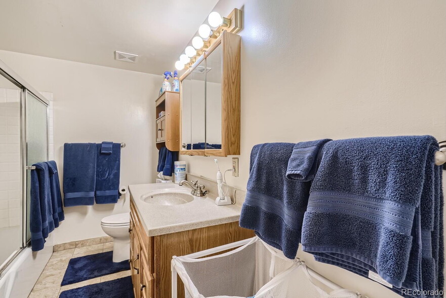 More Photos Of 512 Maple St, Golden Apartments For Sale